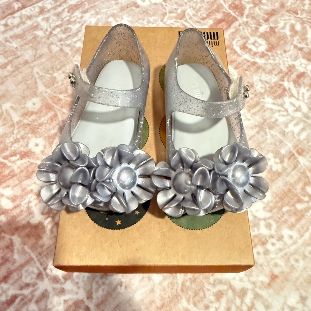 Melissa Kids Silver Glitter Floral Mary Jane Sandals - Picture 6 of 6
